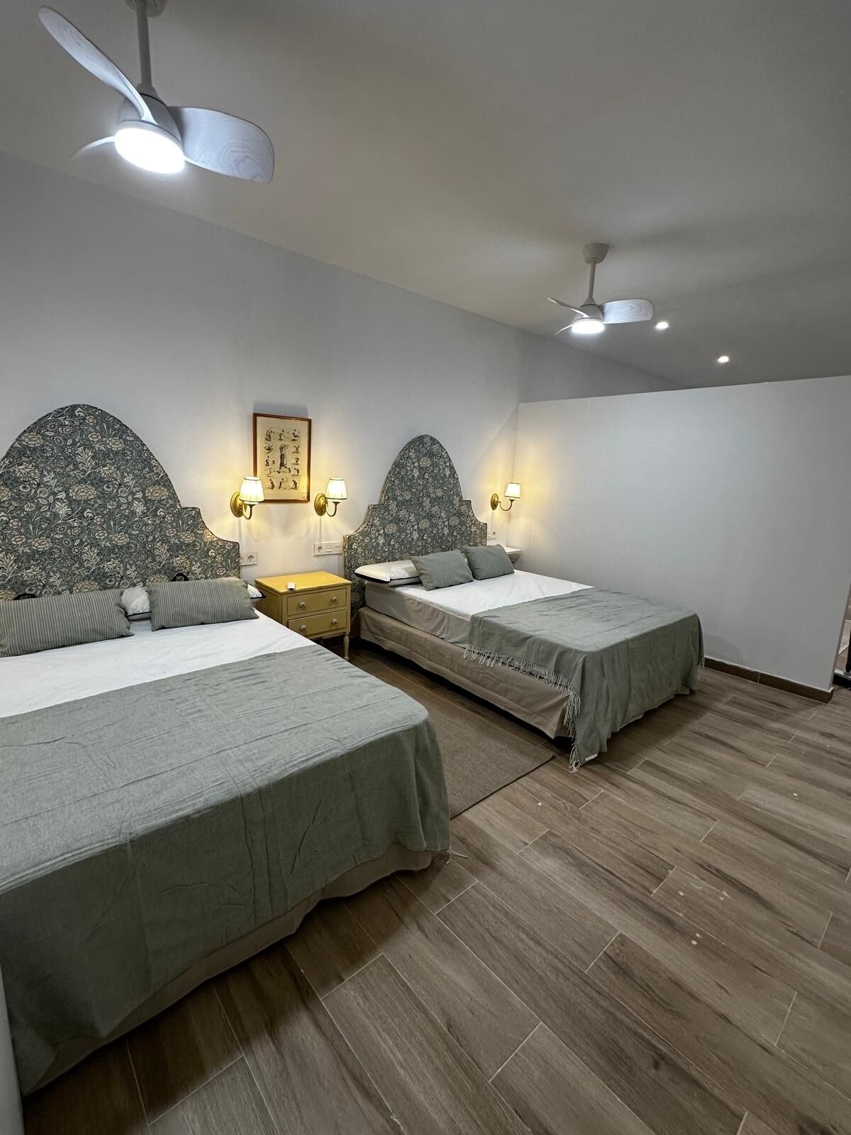 1 slaapkamer, een strijkplank/strijkijzer, gratis wifi, beddengoed