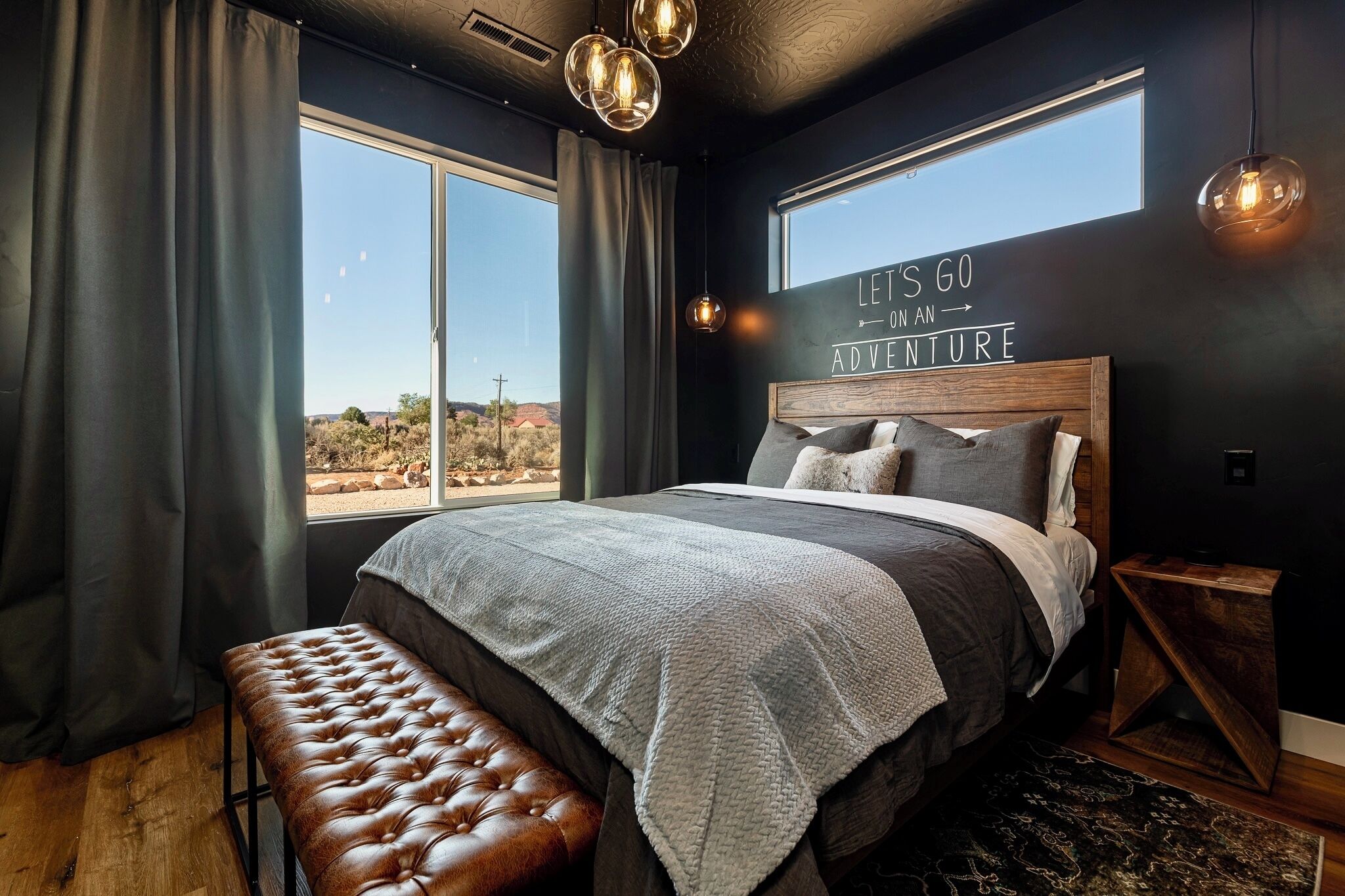 3 chambres, fer et planche à repasser, Wi-Fi, draps fournis