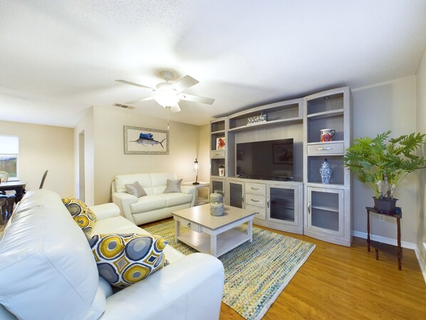 House | 3 bedrooms - Cozy 4 Bedroom Home on Merritt Island (Merritt Island)