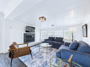 Rumah, akses difabel | 6 kamar tidur