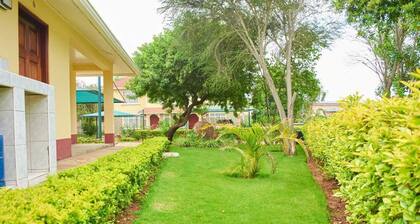 Luxury 5BR Bungalow with Private Pool near JKIA â Greenpark, Athi River