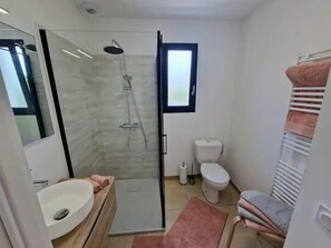 Hair dryer, towels