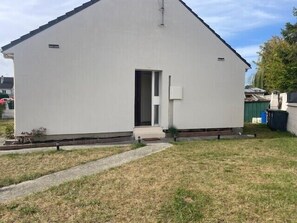 Exterior - Escape to city center near the beach ! (Ouistreham)