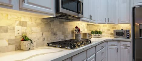 Microwave, oven, stovetop, dishwasher