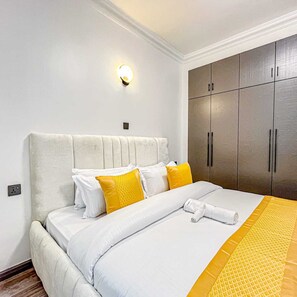 5 Schlafzimmer, Bügeleisen/Bügelbrett, Internetzugang, Bettwäsche