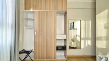 3 bedrooms, internet, bed sheets