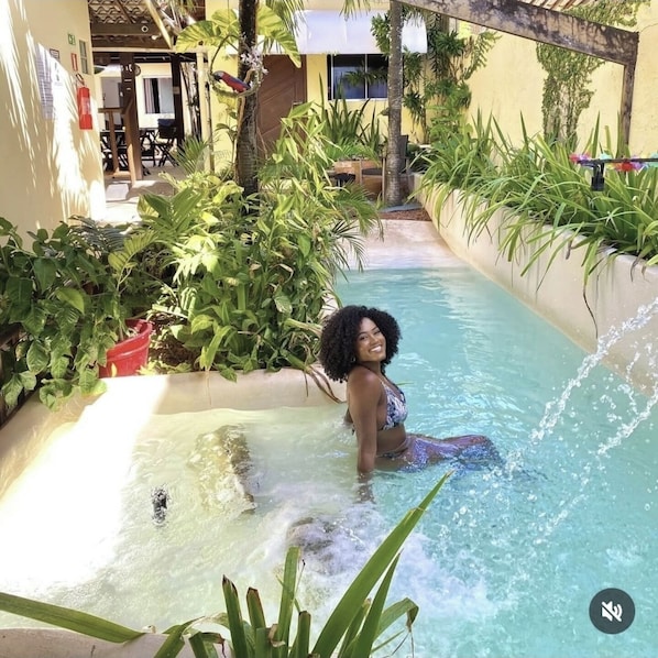 2 outdoor pools