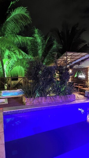 2 outdoor pools