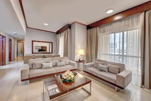 Smart TV, fireplace, DVD player, books