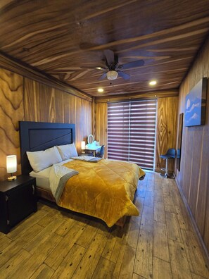 2 habitaciones, escritorio, tabla de planchar con plancha y wifi gratis 