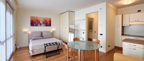 1 sovrum, strykjärn/strykbräda, gratis wi-fi och sängkläder