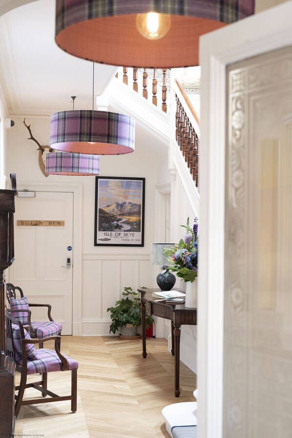 المنشأة من الداخل