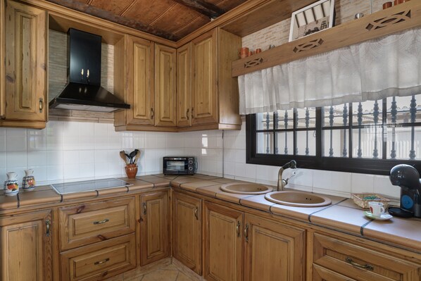 Fridge, microwave, stovetop, toaster