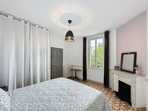3 chambres, accès au Wi-Fi (inclus), literie fournie