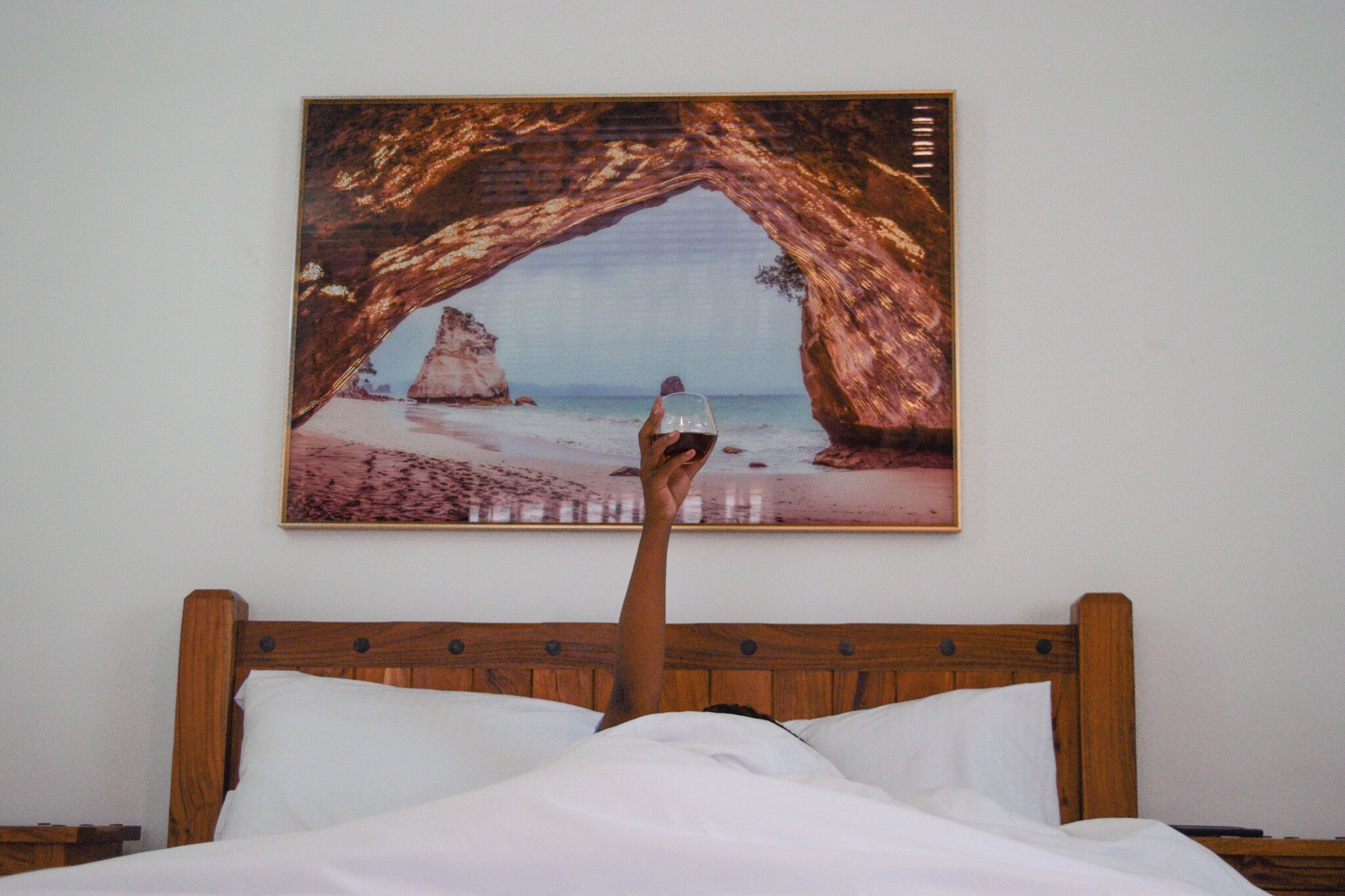 5 bedrooms, iron/ironing board, WiFi, bed sheets