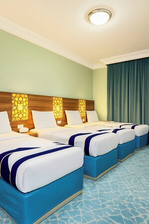 Ropa de cama hipoalergénica, minibar, escritorio