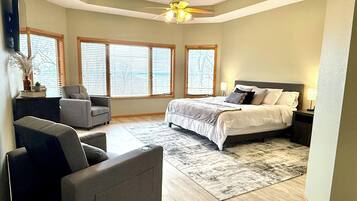 4 bedrooms, iron/ironing board, WiFi, bed sheets