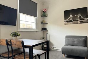 Dining - Apartment in the heart of Camden Town (London)