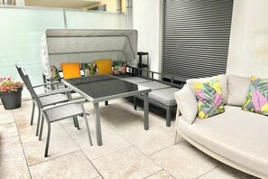 Outdoor dining - Enchanting 3-bedroom house with AC in Vienna (Wien)