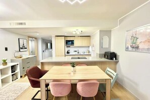 Dining - Enchanting 3-bedroom house with AC in Vienna (Wien)