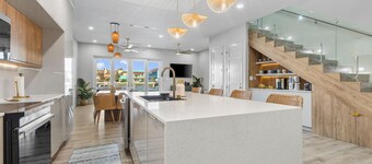 WATERFRONT BAY Home With Private Pool & Private Boat Dock! Luxury Townhouse!