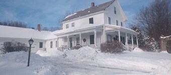Quaint farmhouse with Killington views in Rutland