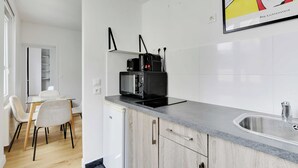 Apartment | Private kitchen - Comfortable Apartment - 1br/4p - Bastille (Paris)