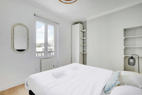 Apartment | 1 bedroom, laptop workspace, iron/ironing board, bed sheets - Comfortable Apartment - 1br/4p - Bastille (Paris)