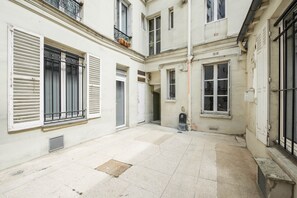 Exterior detail - Family friendly apartment in the heart of Paris (Paris)