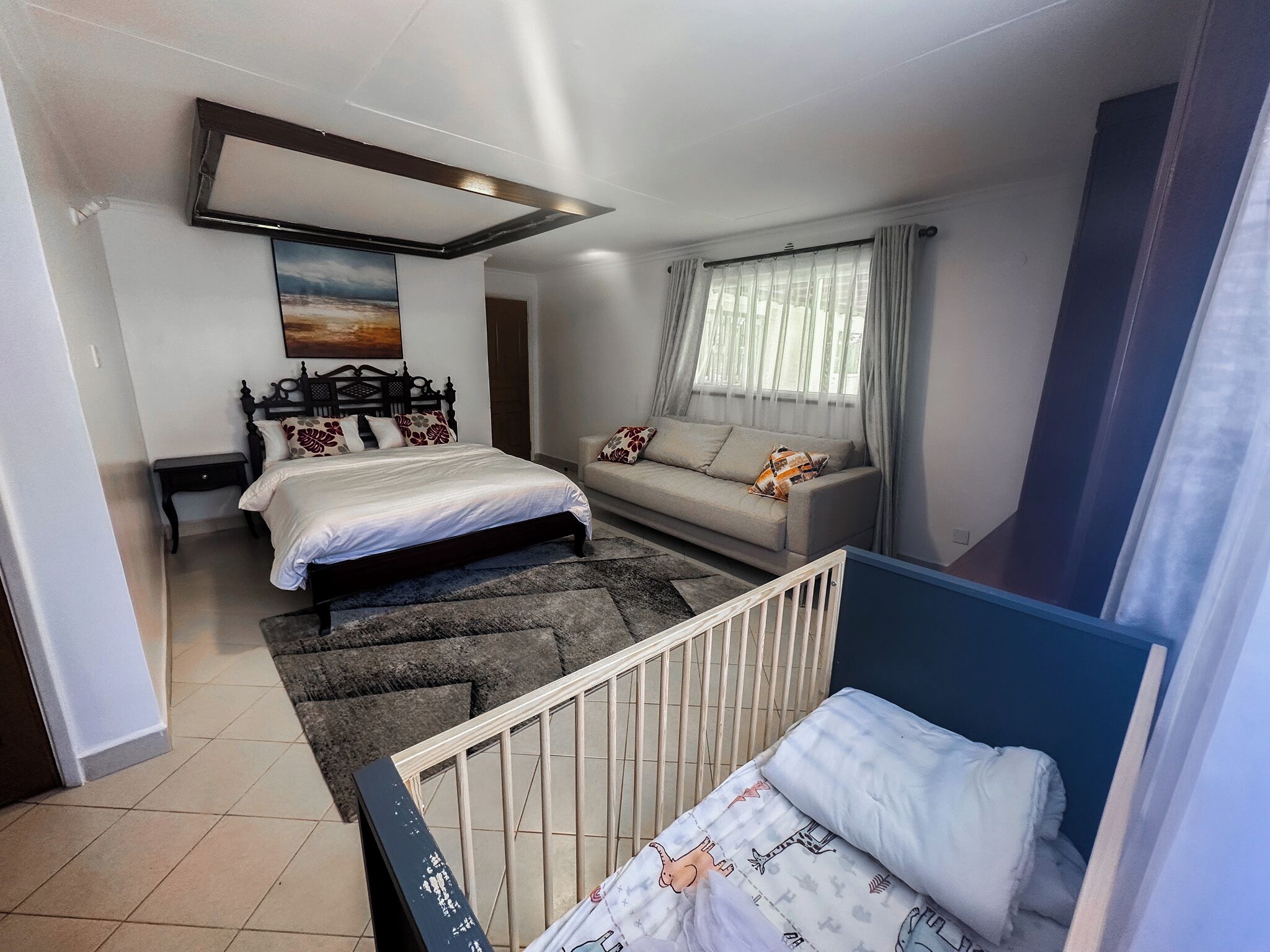 5 bedrooms, iron/ironing board, WiFi, bed sheets