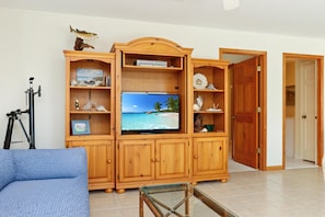 House, Multiple Beds (Papa's Palmetto Place) | Living area