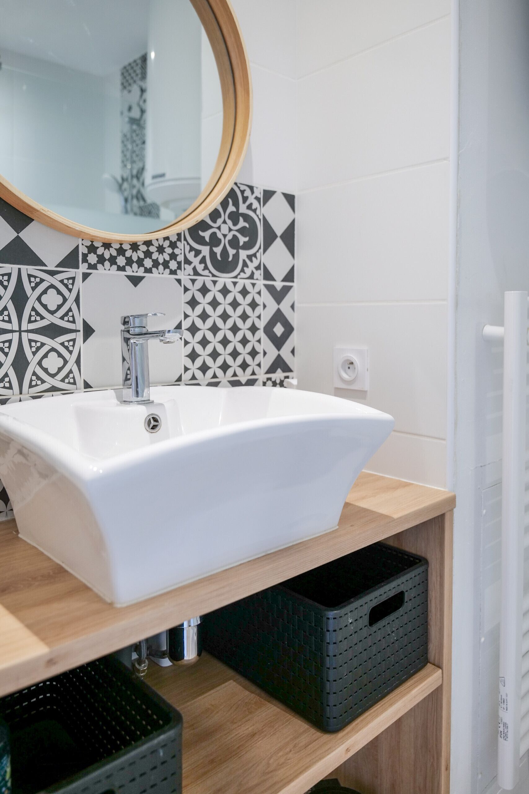 Douche, sèche-cheveux