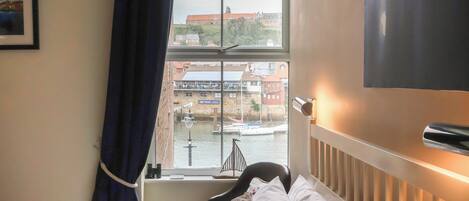 1 bedroom, individually decorated, individually furnished, free WiFi