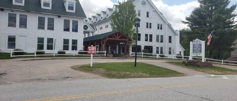 المنشأة من الخارج