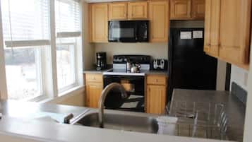 Condo 3 Bedrooms (Building B) | Private kitchen | Full-size fridge, microwave, oven, stovetop
