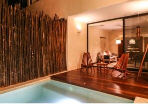 Private pool