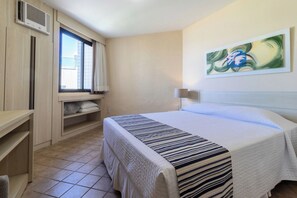 Family Suite, Balcony, Beach View | In-room safe, blackout curtains, free WiFi, bed sheets - Ingleses Praia Hotel (Florianópolis)