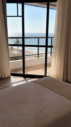 Deluxe Room, Balcony, Beach View | In-room safe, blackout drapes, WiFi (free), bed sheets - Ingleses Praia Hotel (Florianópolis)