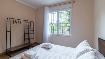 2 chambres, fer et planche Ă repasser, Wi-Fi, draps fournis