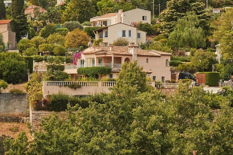 Villa | Exterior. Villa Casa Rosetta A/C Avec Piscine & Jacuzzi -vallauris