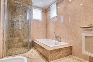 Bathroom - Villa Casa Rosetta A/C Avec Piscine & Jacuzzi -vallauris (Vallauris)