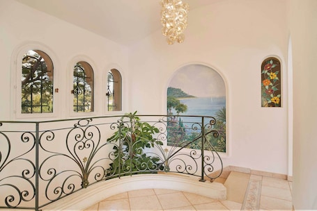 Villa | Interior. Villa Casa Rosetta A/C Avec Piscine & Jacuzzi -vallauris
