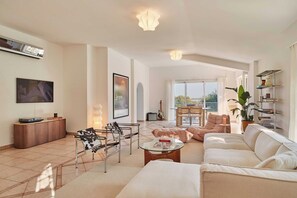 Villa | Living area - Villa Casa Rosetta A/C Avec Piscine & Jacuzzi -vallauris (Vallauris)