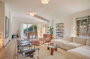 Villa | Living area - Villa Casa Rosetta A/C Avec Piscine & Jacuzzi -vallauris (Vallauris)