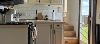Pasture Perch: Renovated Camper, Farm Setting & Mountain Views Near Dream Park