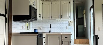 The Pasture Perch: Renovated Camper, Mountain Views & Grazing Animals