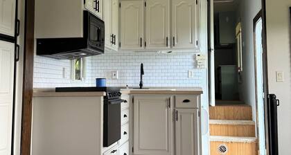 The Pasture Perch: Renovated Camper, Mountain Views & Grazing Animals