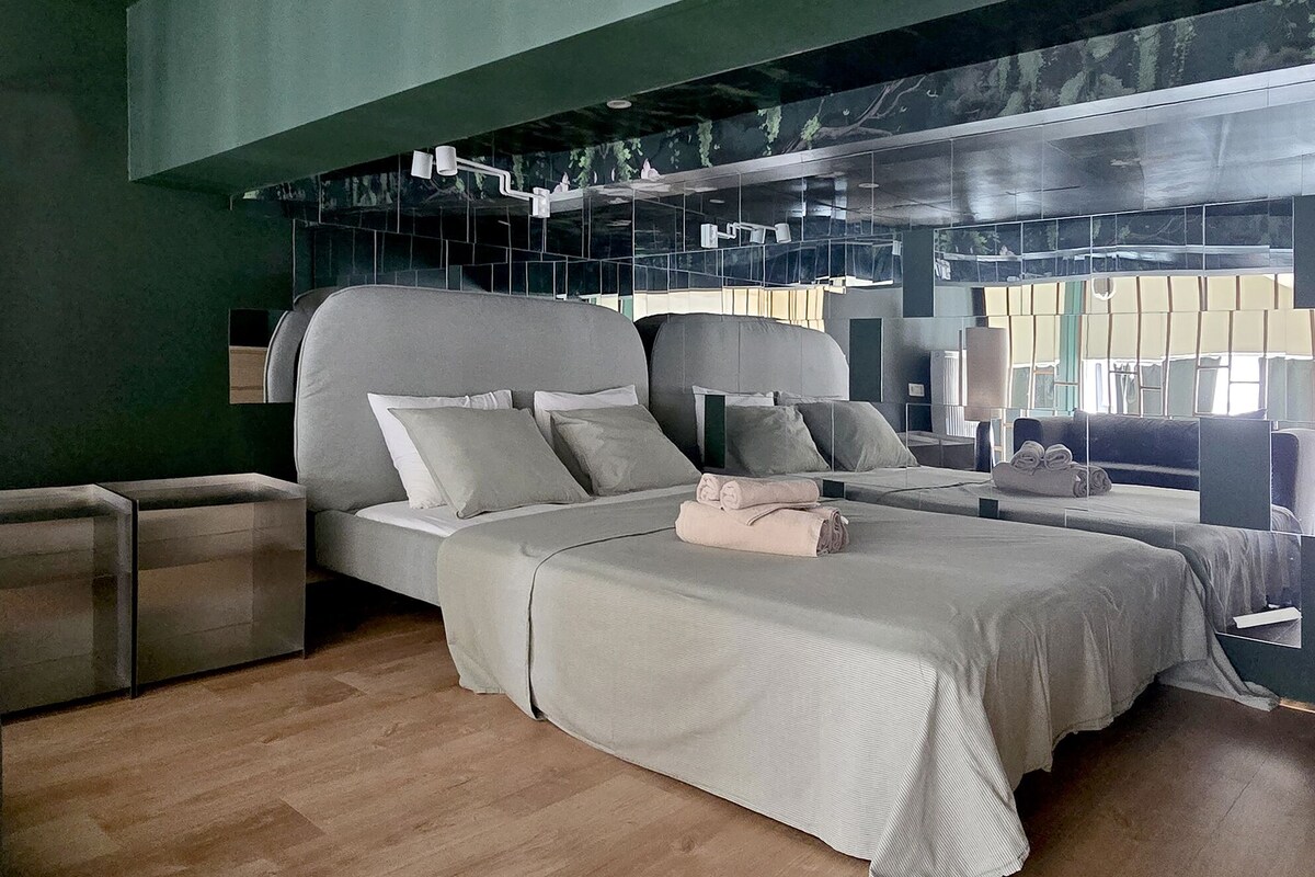 Signature Studio | Seterika/papan seterika, Wi-fi percuma 