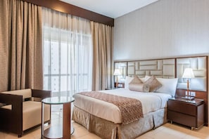 4 bedrooms, in-room safe, desk, iron/ironing board