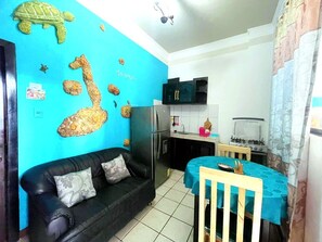 Living area - Comfortable and cozy Galarous Island Suite  (Puerto Ayora)